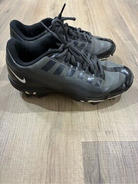 Nike fastflex vapor Black and Gray Athletic Cleats size 4 youth